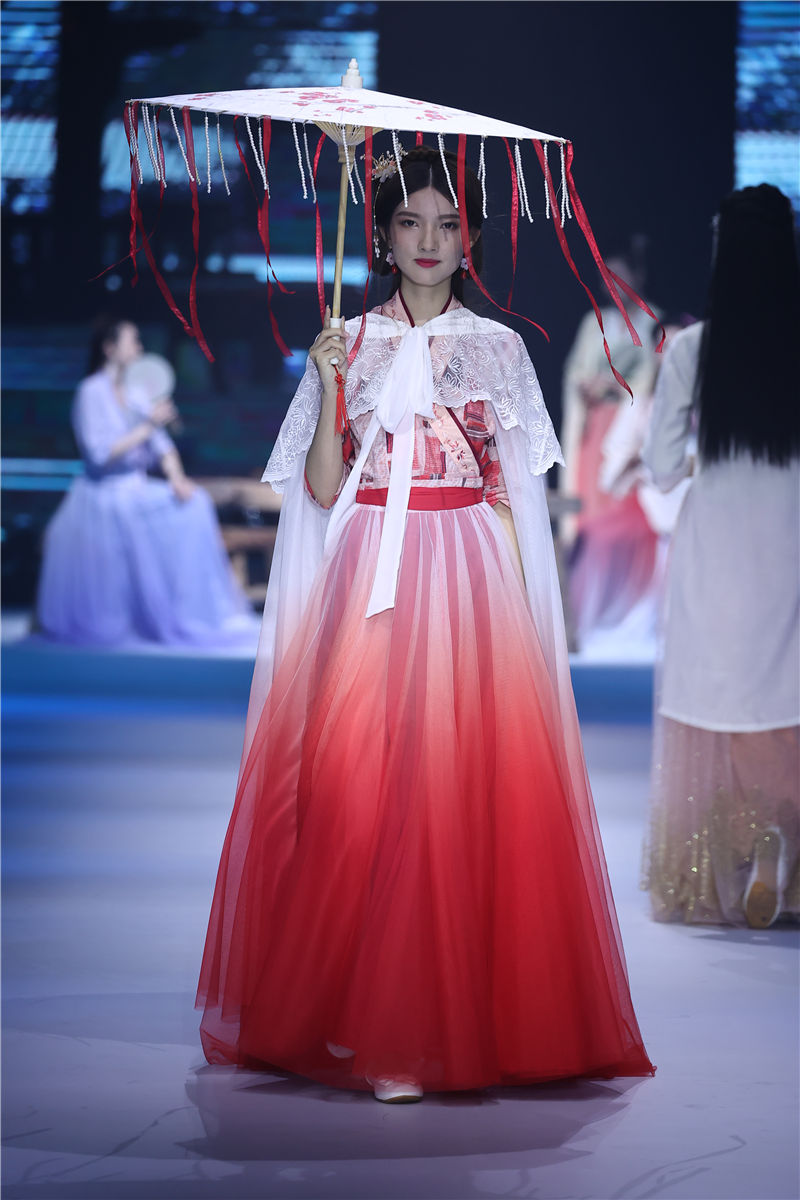 何祖儿.JPG
